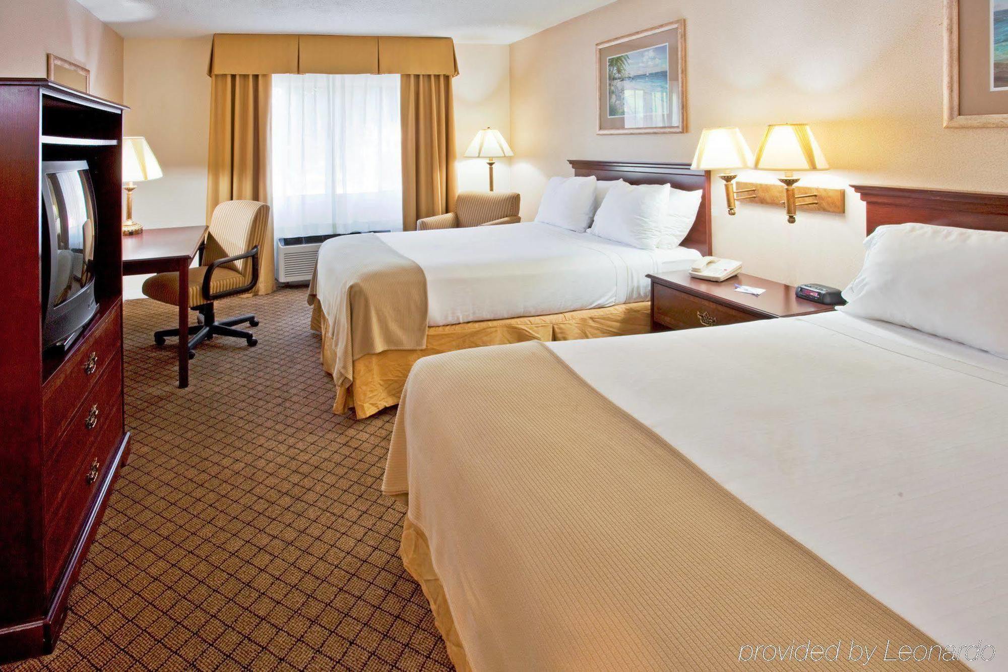Holiday Inn Express Hotel & Suites Bradenton West, An Ihg Hotel Εξωτερικό φωτογραφία